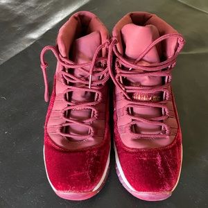 Air Jordan 11 Retro (heiress night maroon)